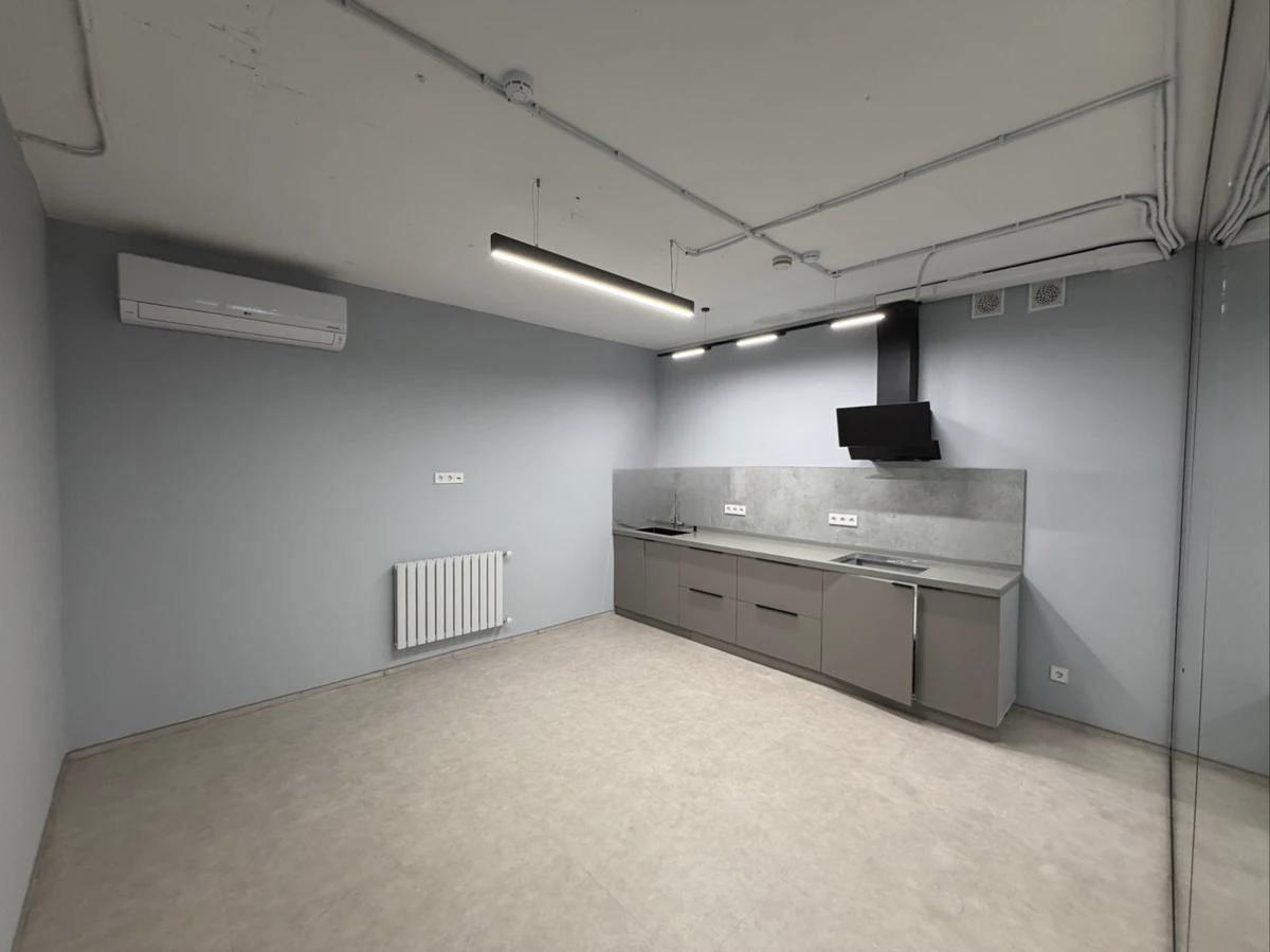 Коммерческое помещение 300.0 м², Астана