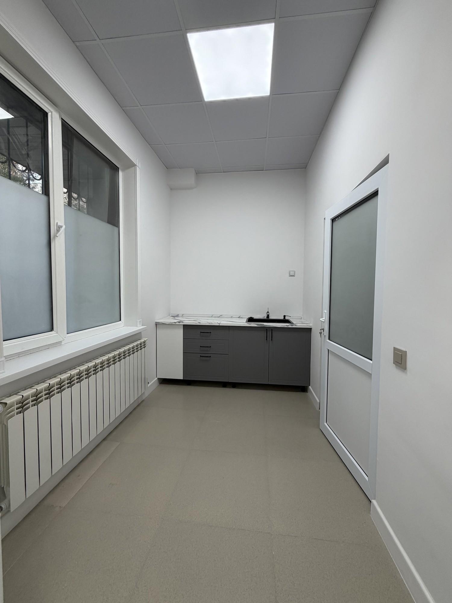 303 m² commercial space, Astana — photo 14