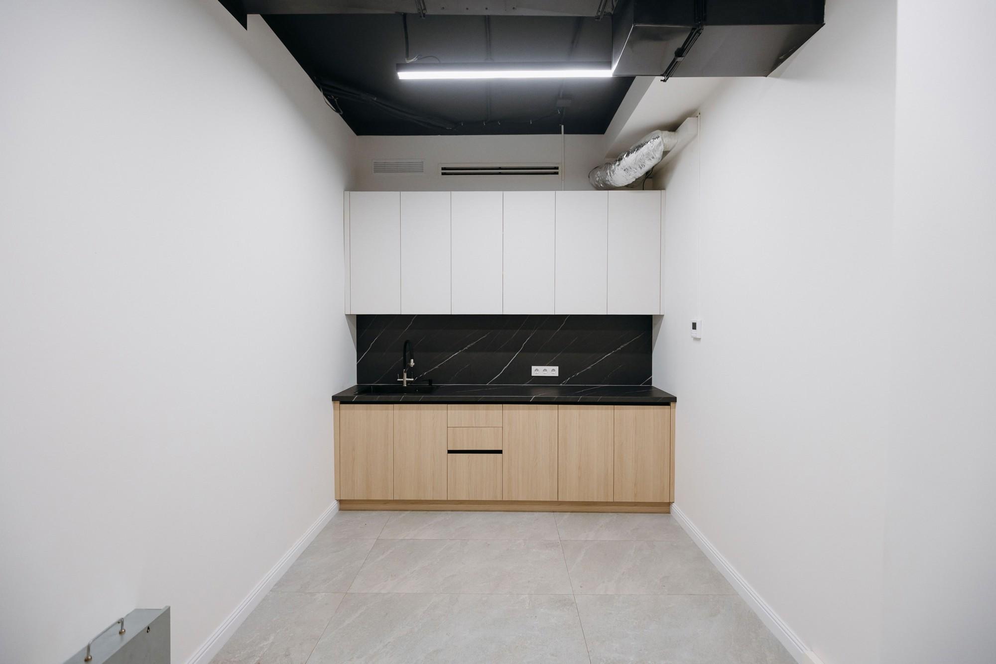 Коммерческое помещение 400.0 м², Астана