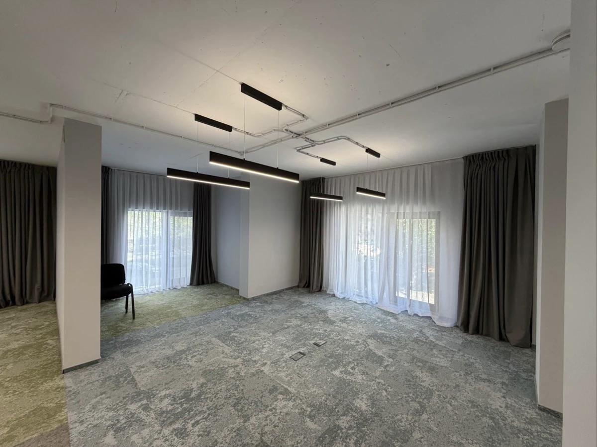 Коммерческое помещение 300.0 м², Астана