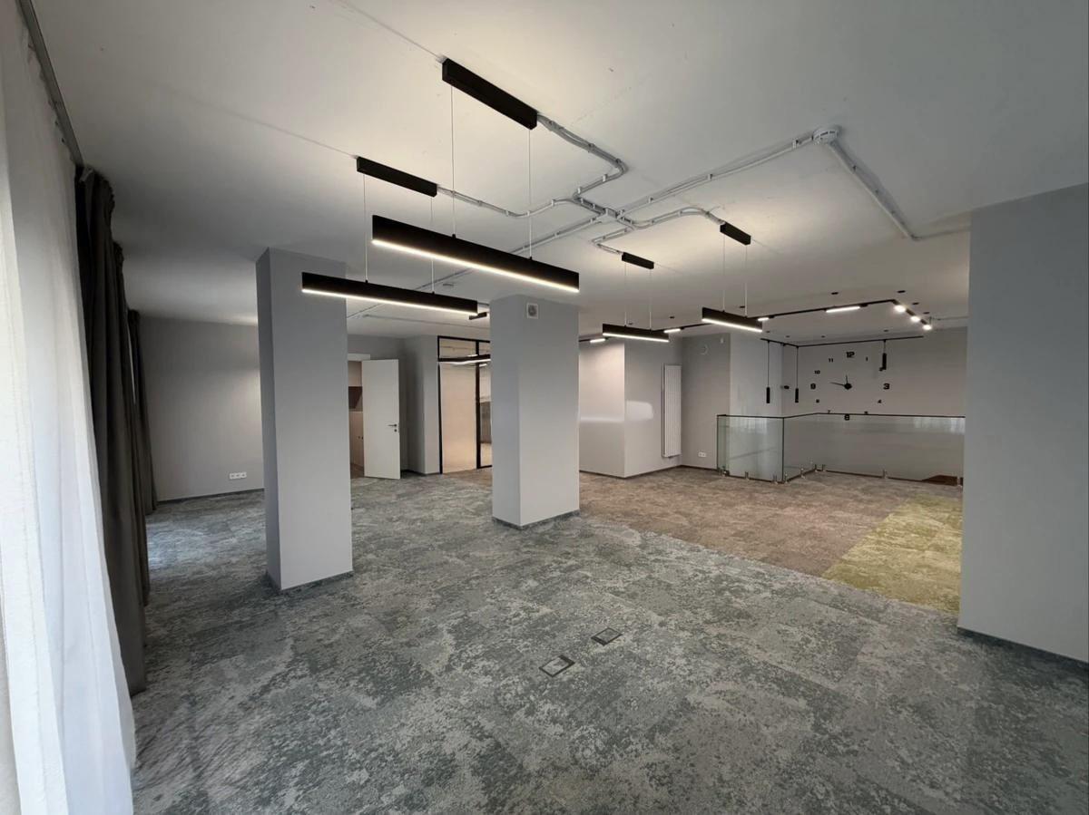 Коммерческое помещение 300.0 м², Астана