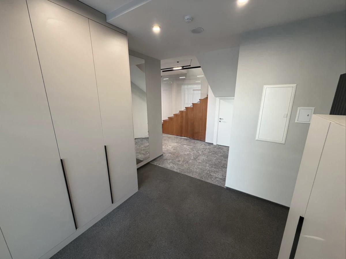Коммерческое помещение 300.0 м², Астана