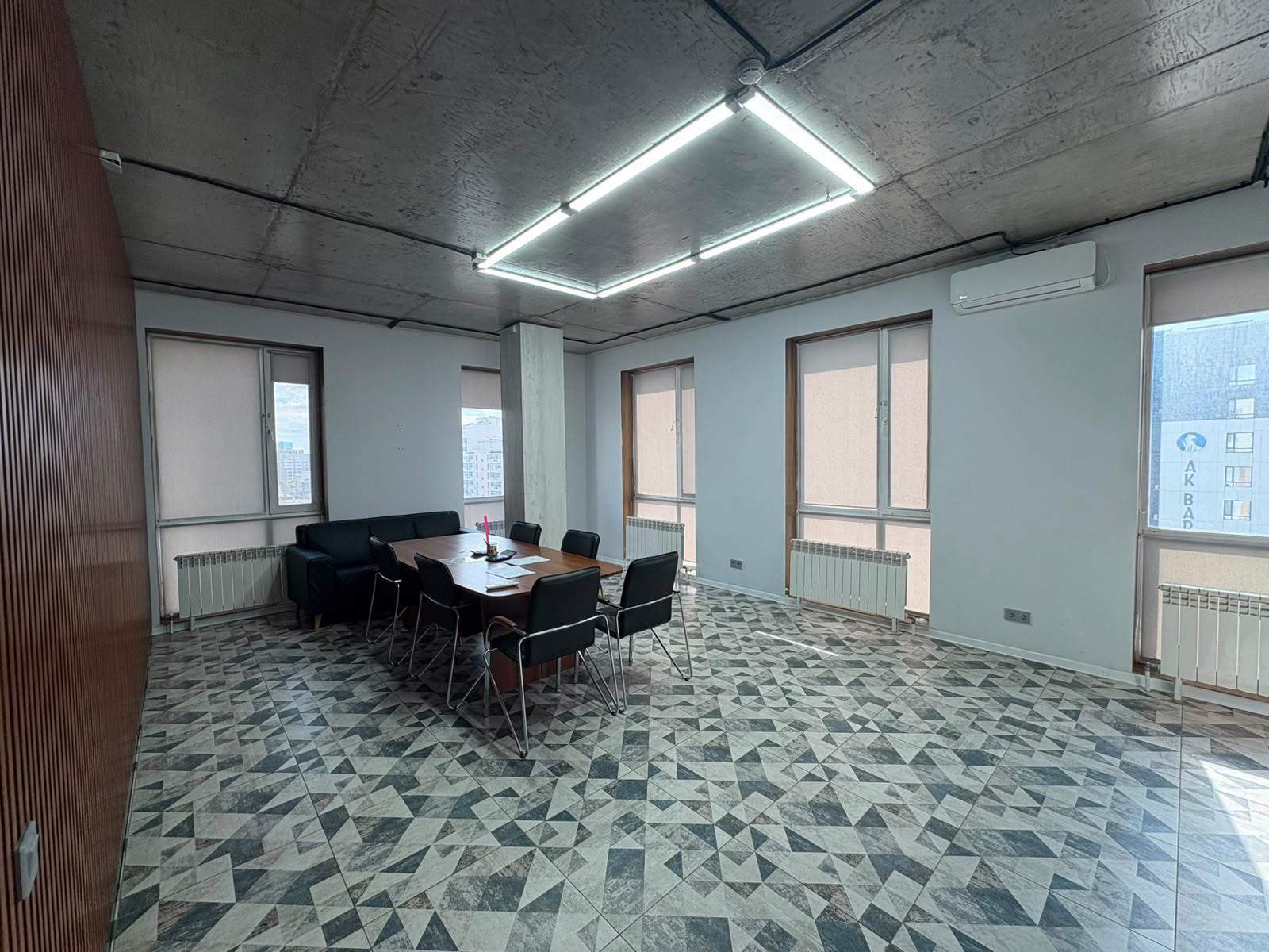 Коммерческое помещение 183.5 м², Астана