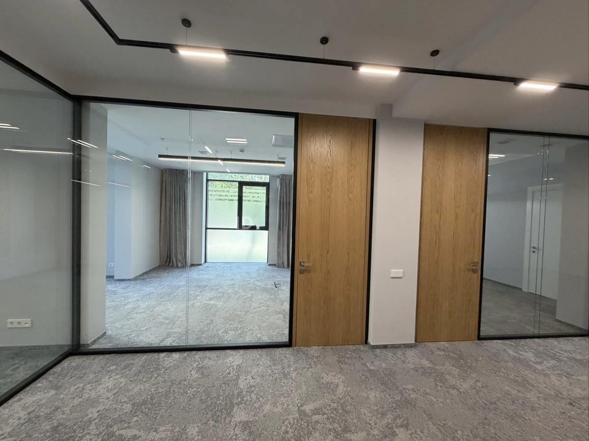 Коммерческое помещение 300.0 м², Астана