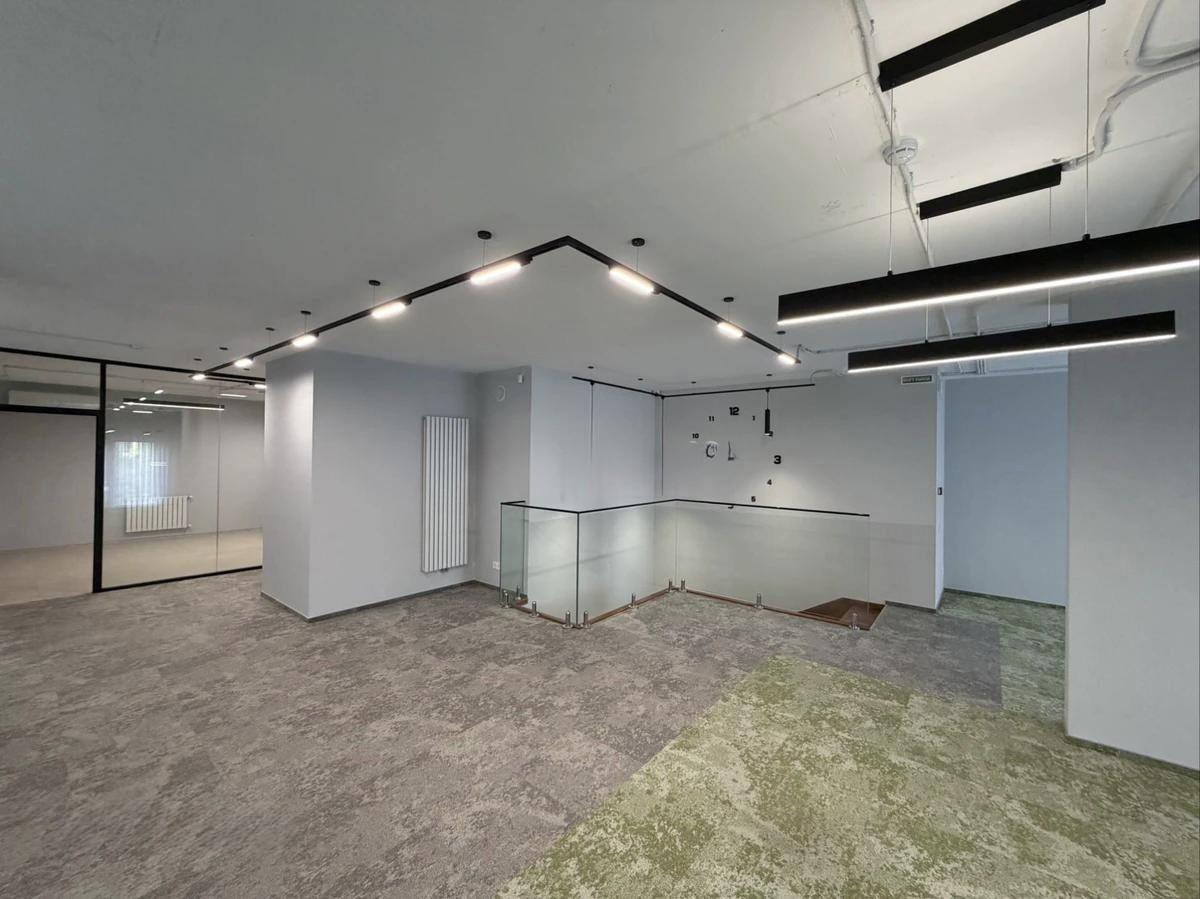 Коммерческое помещение 300.0 м², Астана