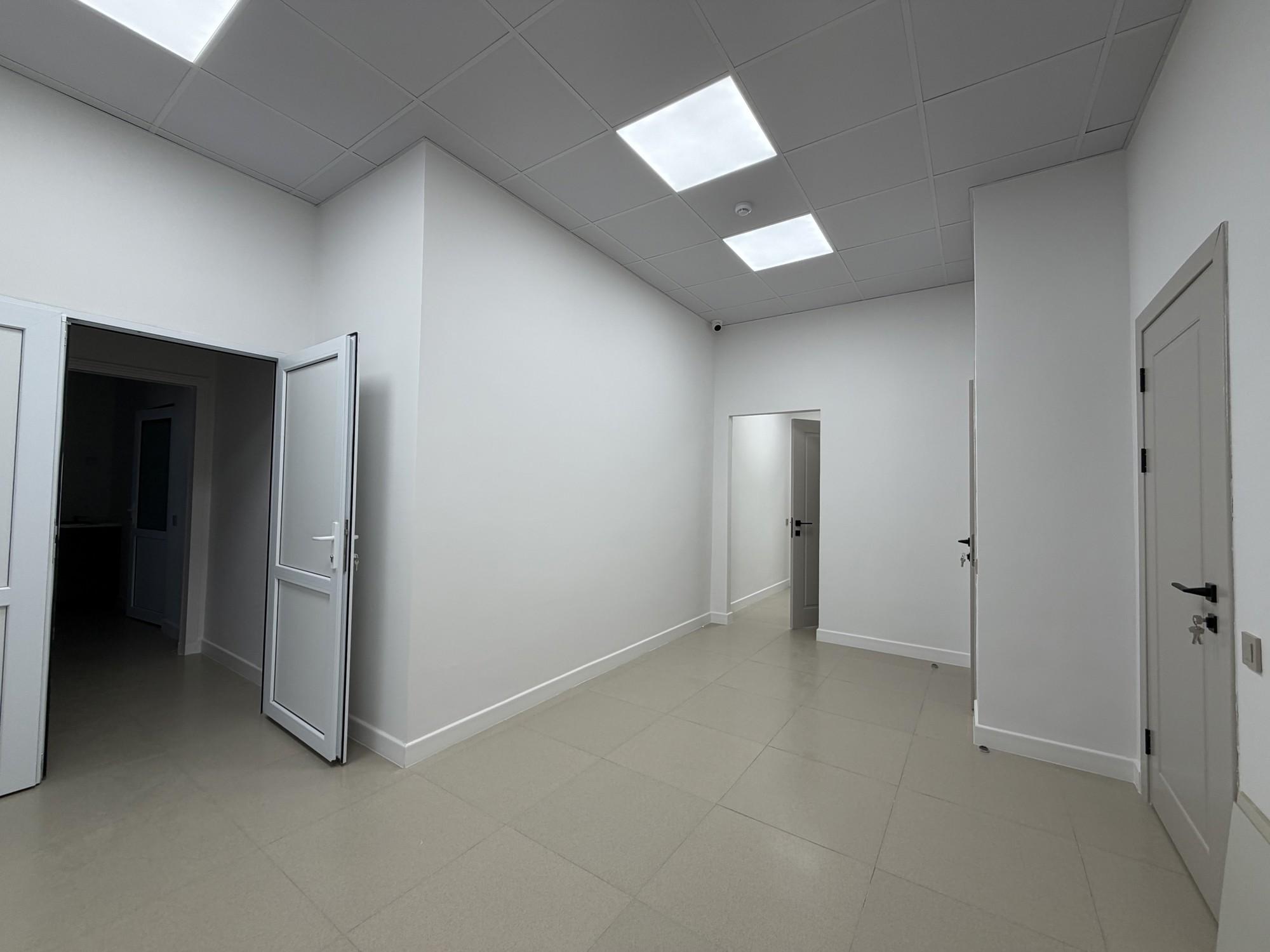 303 m² commercial space, Astana — photo 13