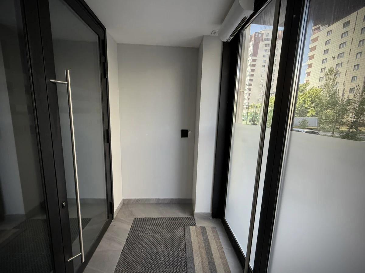 Коммерческое помещение 300.0 м², Астана