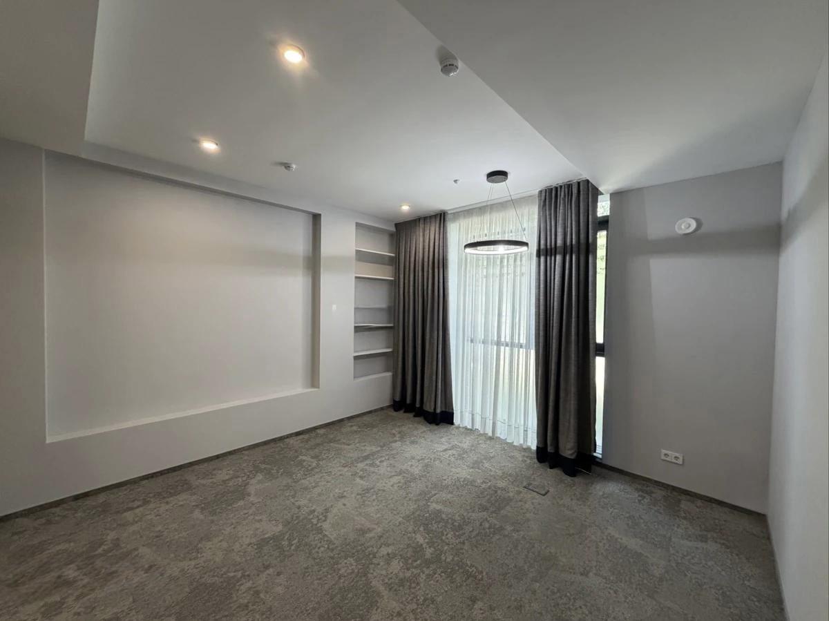 Коммерческое помещение 300.0 м², Астана