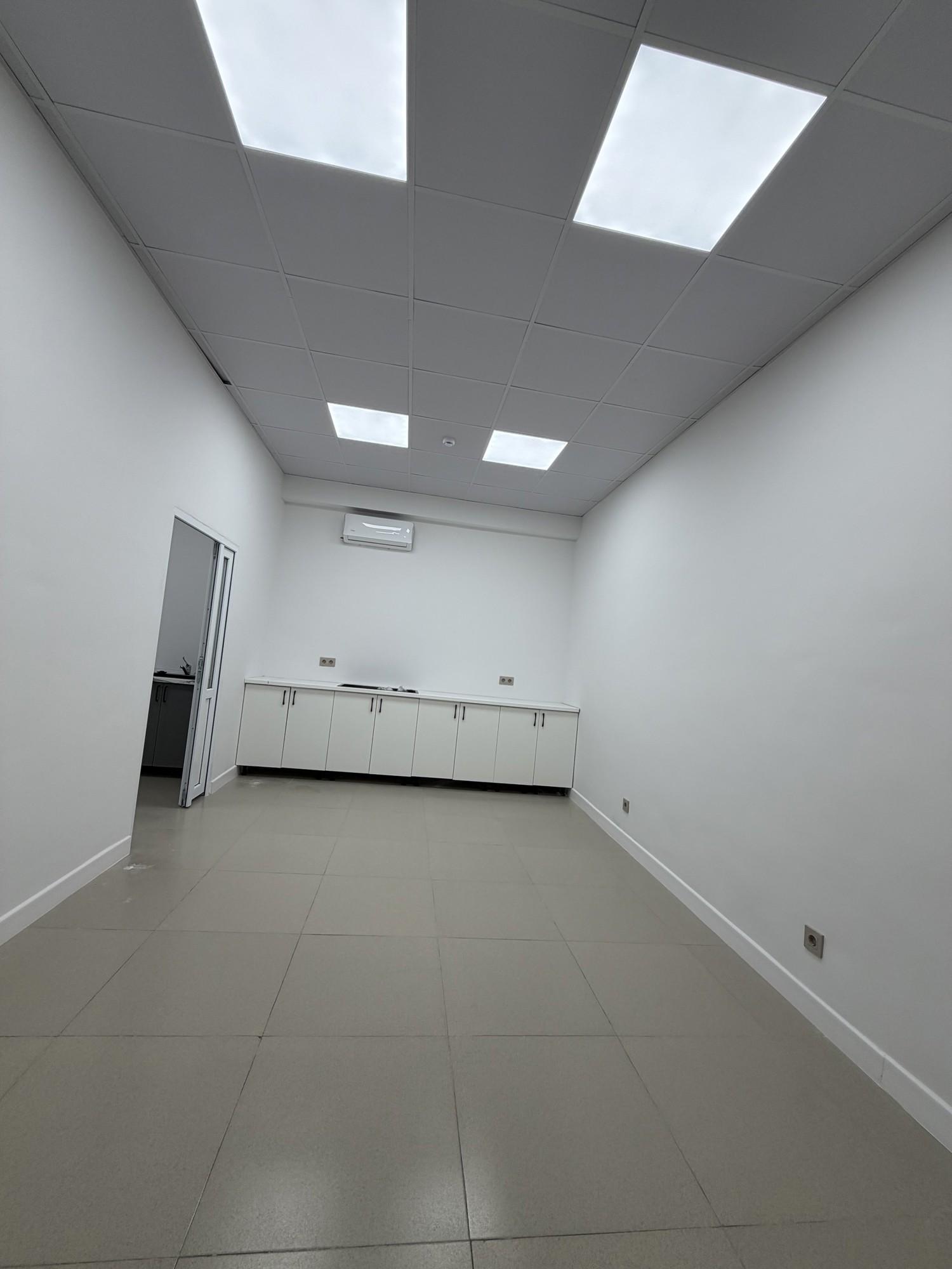 303 m² commercial space, Astana — photo 12