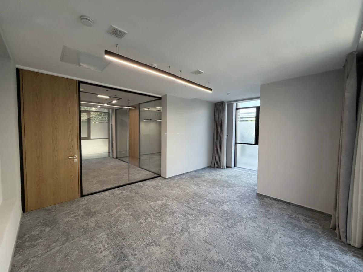 Коммерческое помещение 300.0 м², Астана