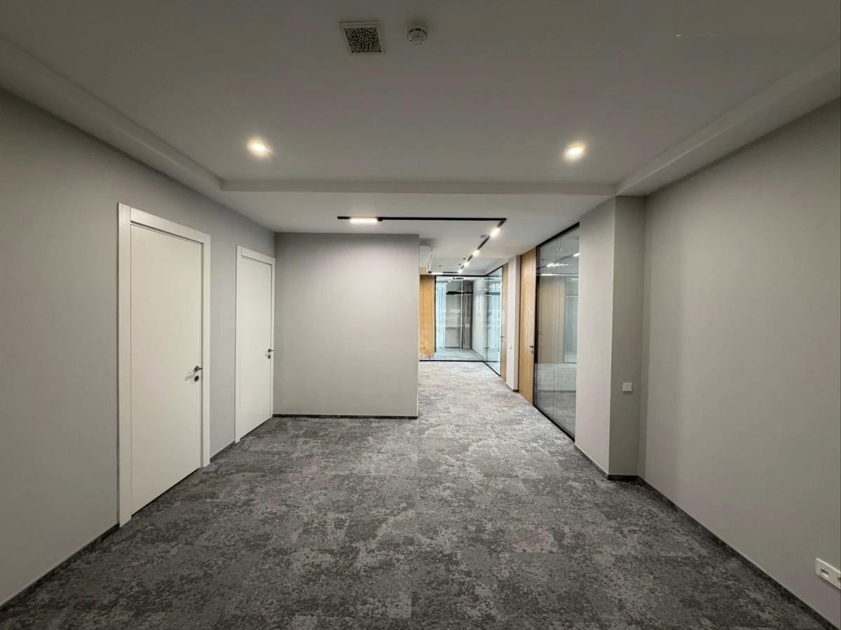 Коммерческое помещение 300.0 м², Астана