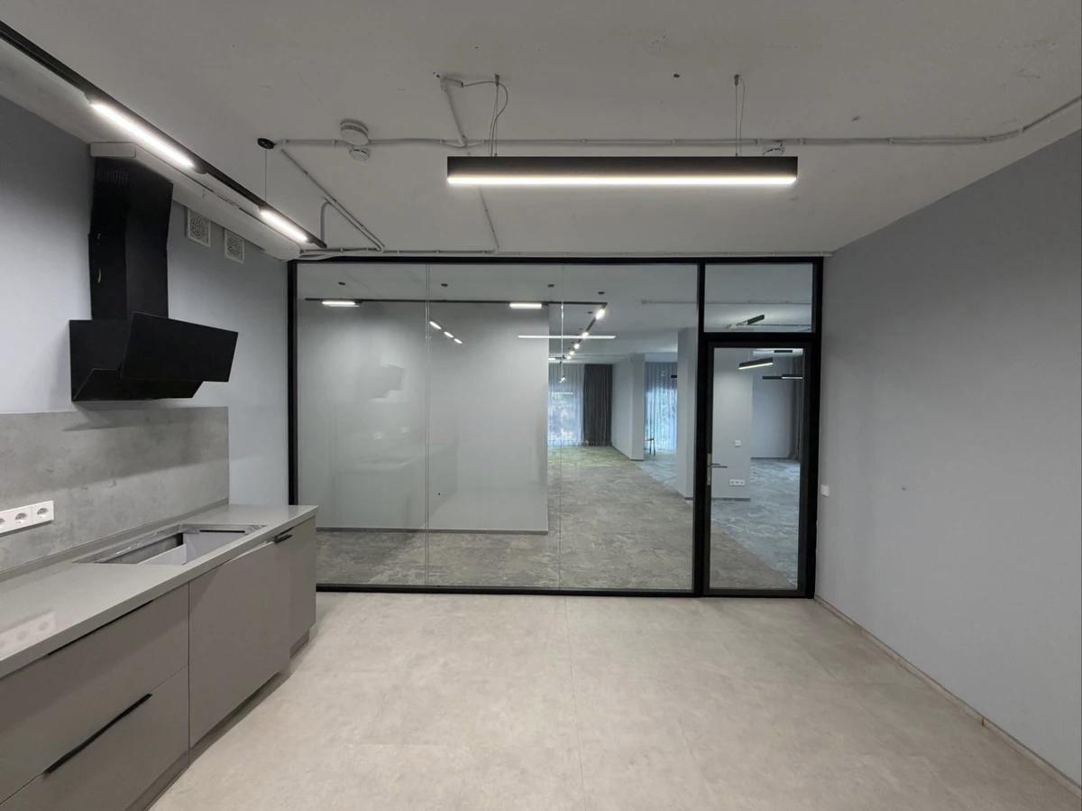Коммерческое помещение 300.0 м², Астана