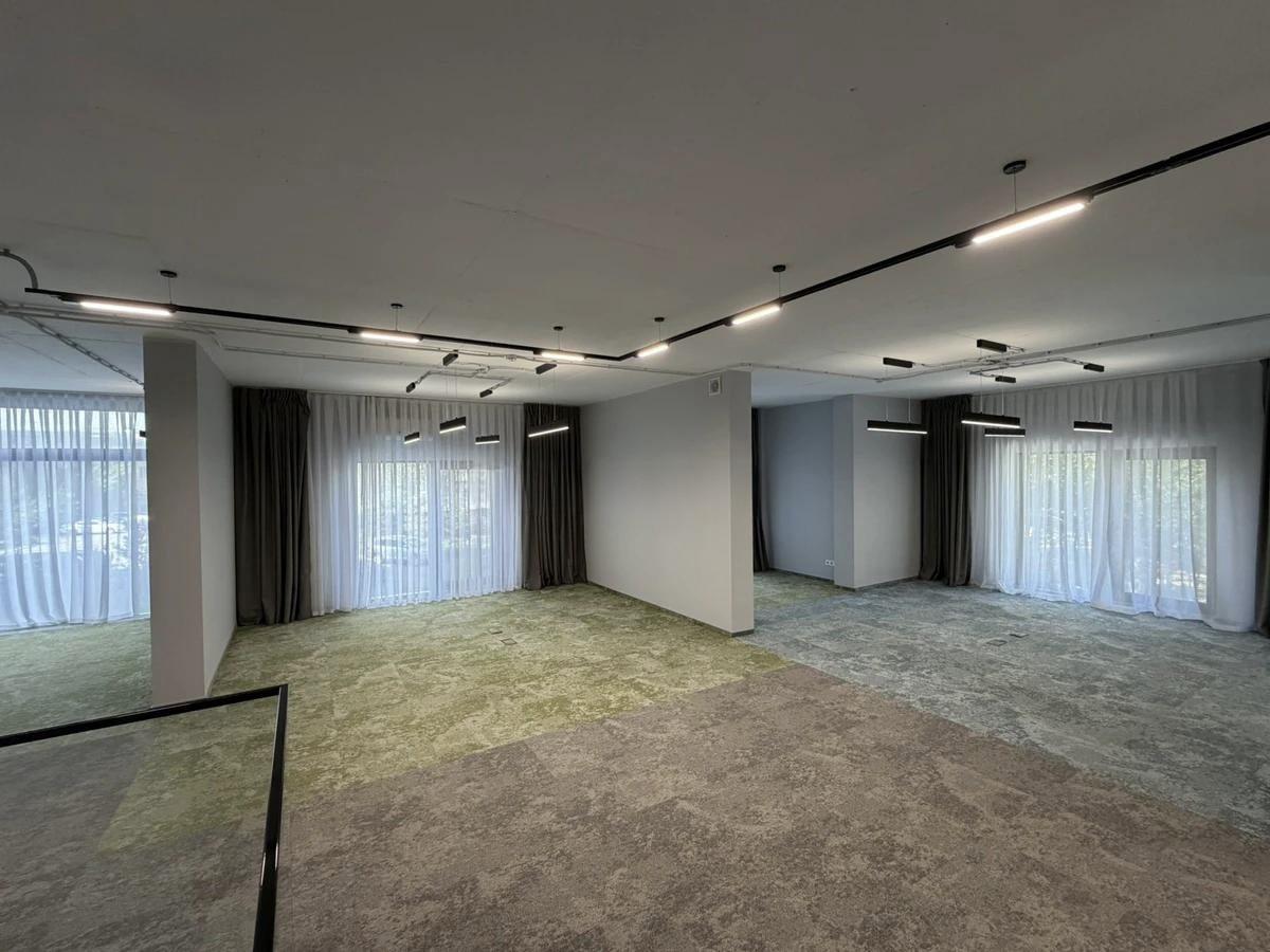 Коммерческое помещение 300.0 м², Астана