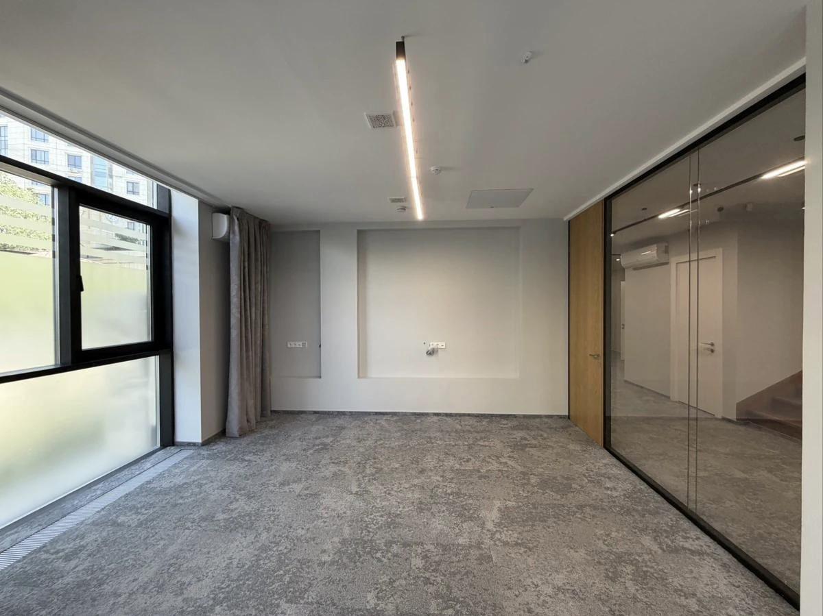 Коммерческое помещение 300.0 м², Астана