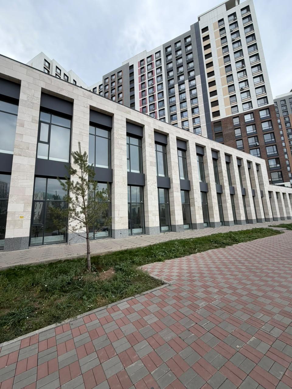 986 m² standalone commercial Commercial building, Astana